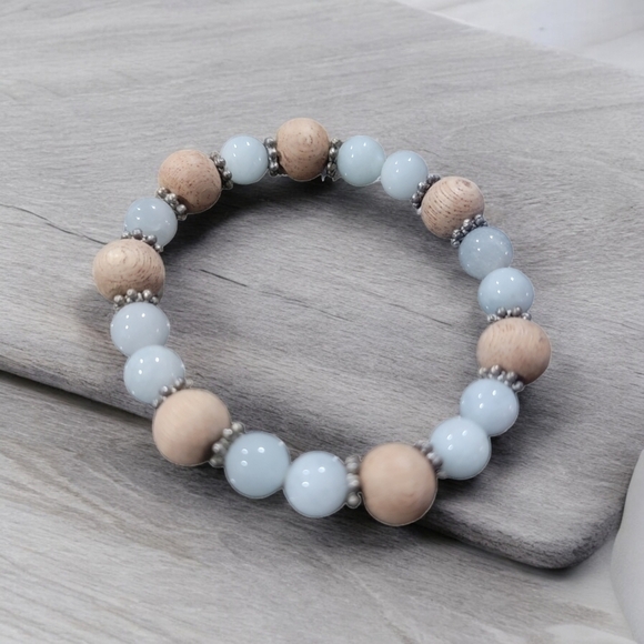 Jewelry - Cream and baby Blue stretch bracelet